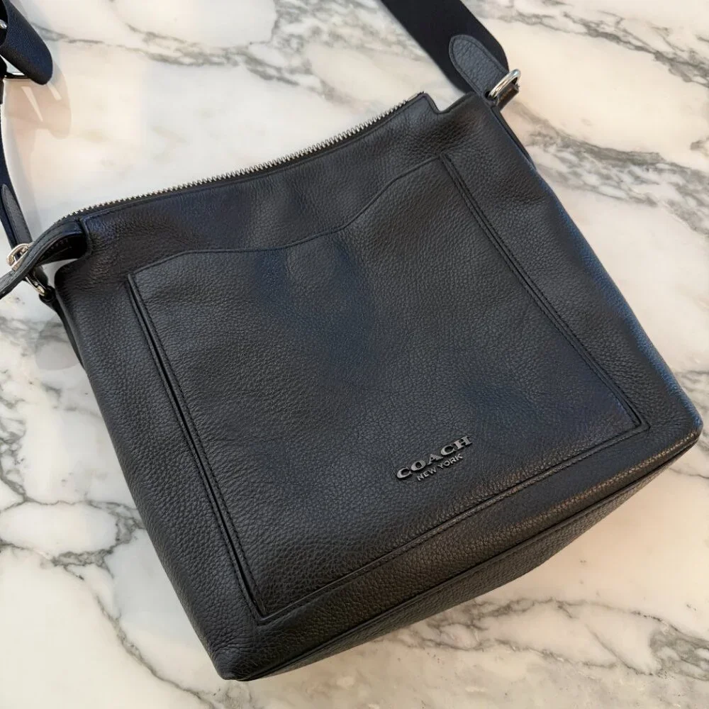 COACH Vintage Leather Shoulder Bag‎ L1922-91303